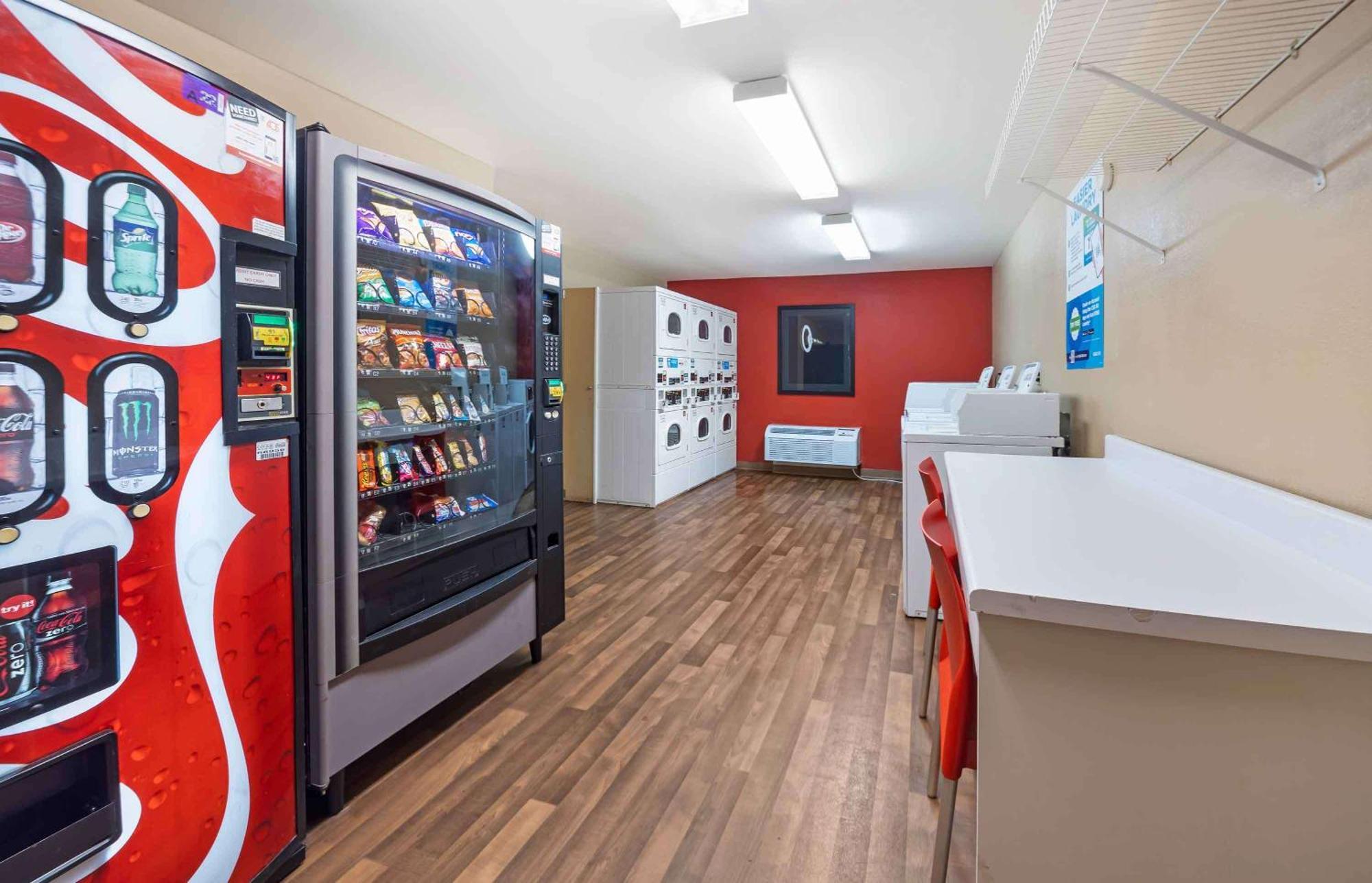 Extended Stay America Suites - Oklahoma City - Airport Екстериор снимка